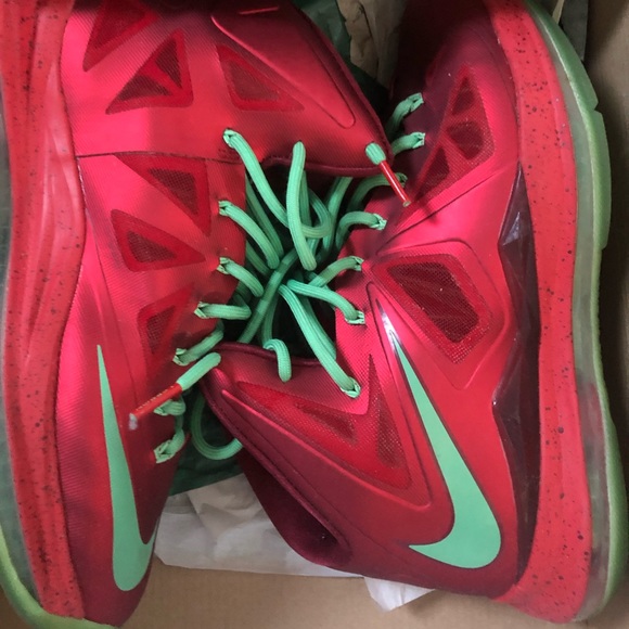 Size 9 - Nike LeBron X christmas 2012 - Picture 1 of 15